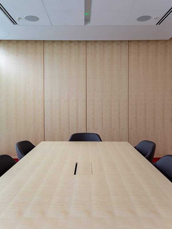 Shadbolt_Aga_khan_Centre_Interior