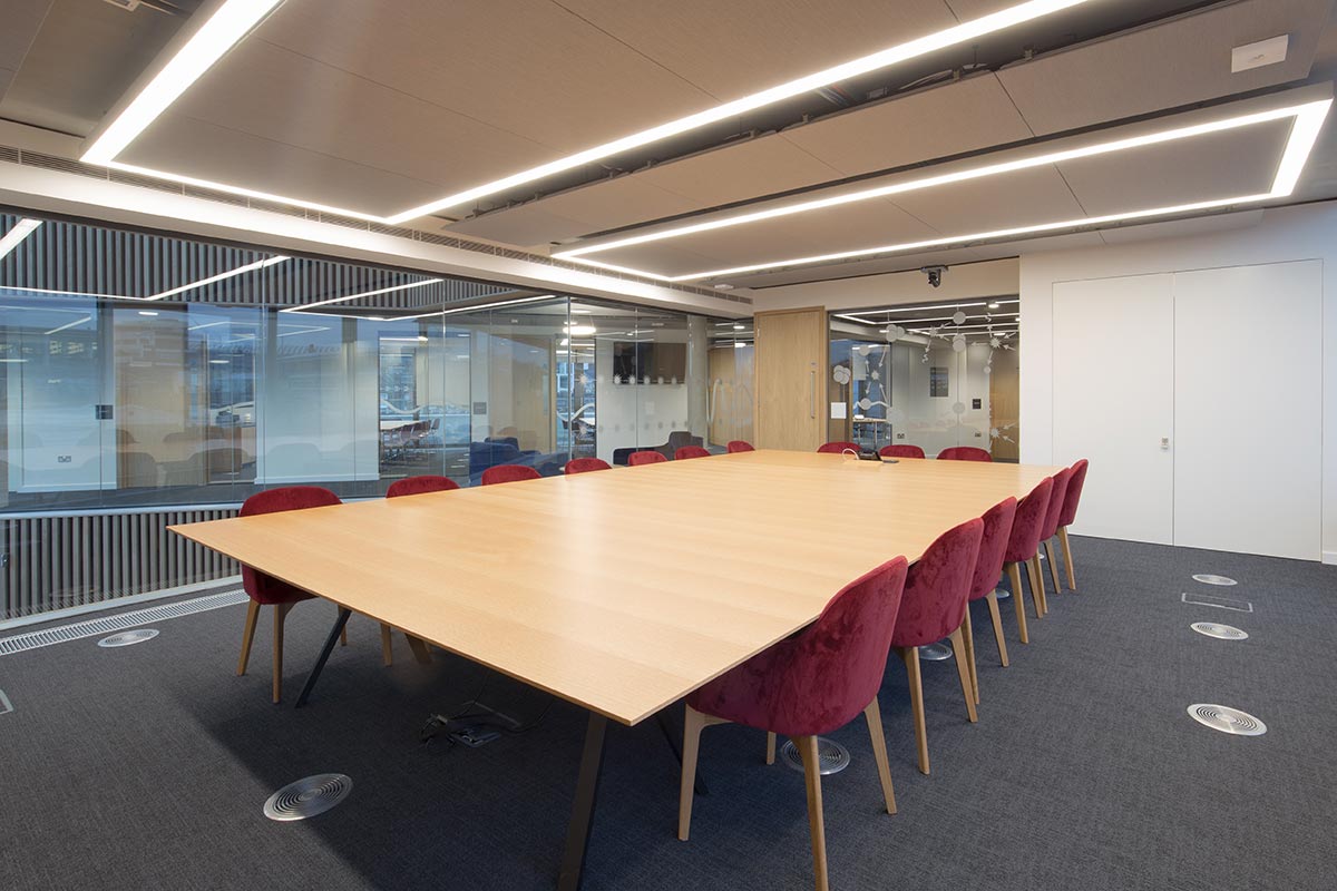 Veneered oak timber doors supplied by Shadbolt to the Institute of Physics building