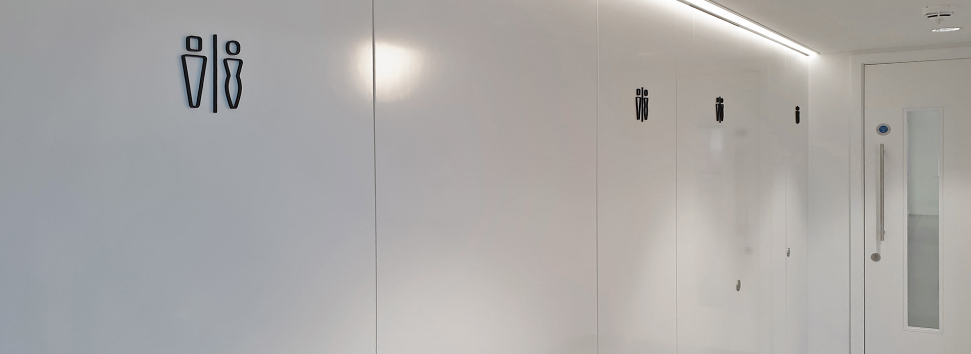 Shadbolt white cubicles supplied to 30 Cleveland Street